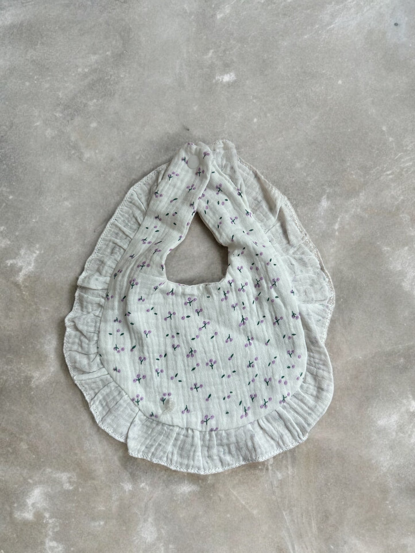 Ruffle Bib