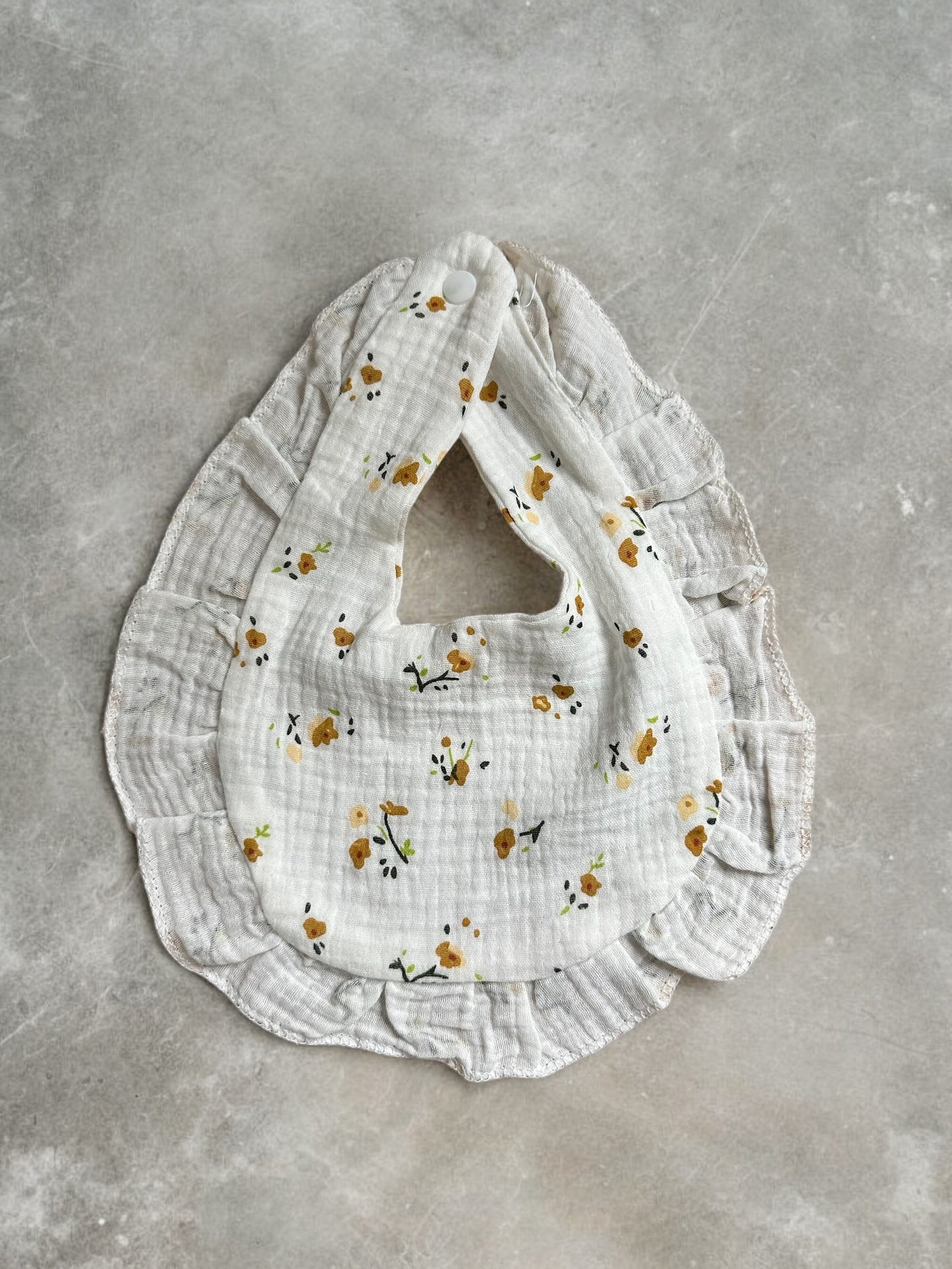 Ruffle Bib